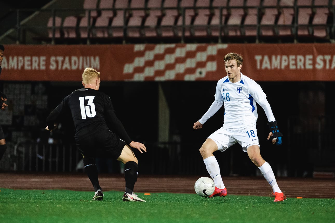 Vasa IFK:n kasvatti Daniel Håkans on vahvoilla yksi vastaan yksi -tilanteissa. Kuva viime vuoden lokakuulta.