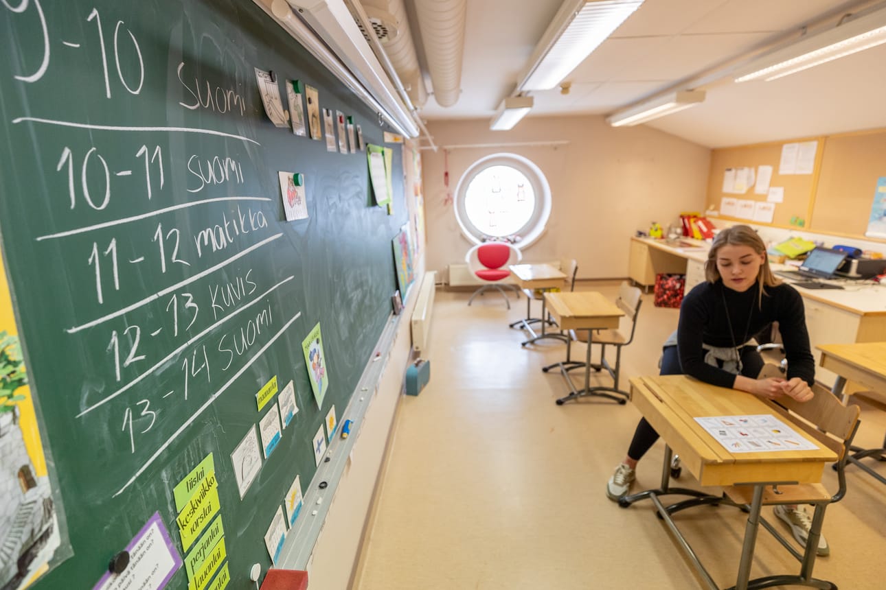 Seinäjoen Marttilan alakoulun valmistavan opetuksen opettajan Fanni Herralan luokalla aloitti koulunsa kolme ukrainalaista pakolaislasta.