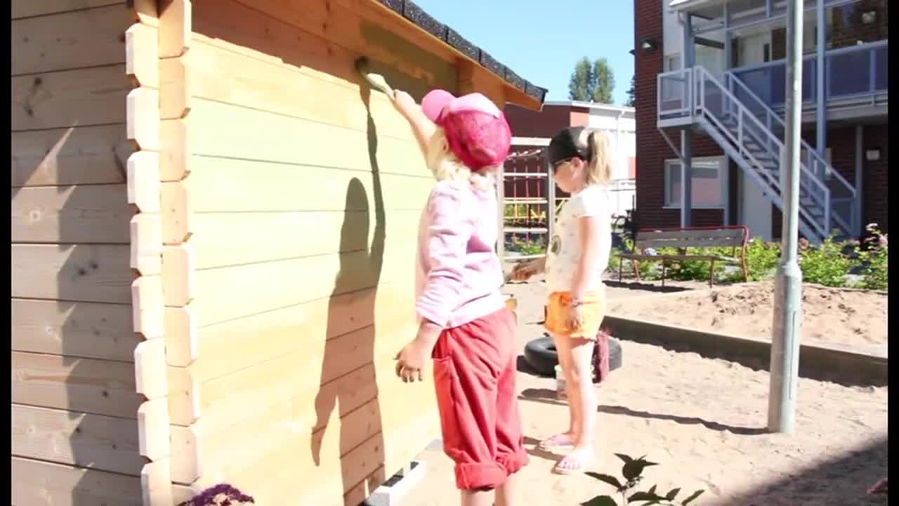 Laukkalinnan uusi leikkimökki