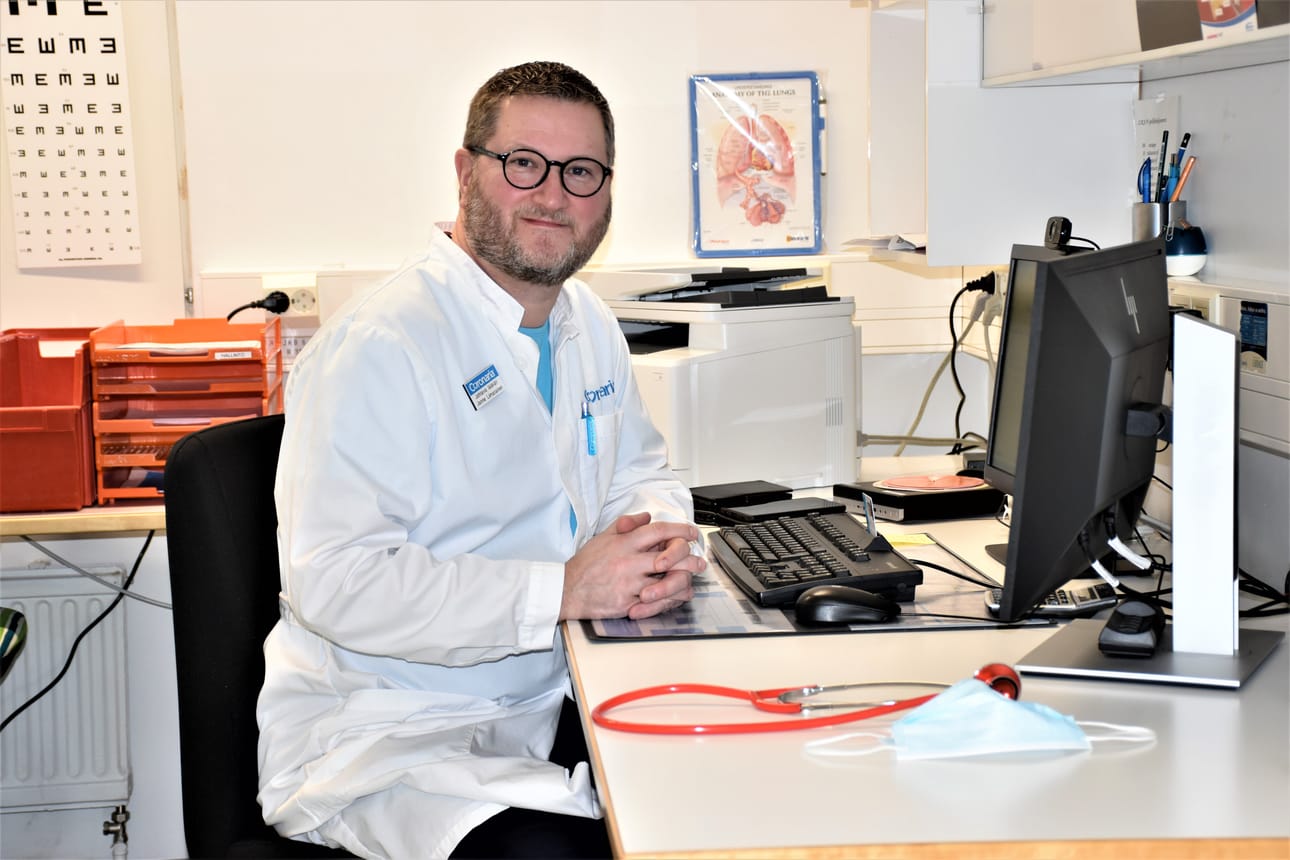 Coronarian Posion terveyskeskuksen uudella johtavalla lääkärillä Janne Liimataisella on terveyskeskustyön kokemusta yhdeksän vuoden ajalta muun muassa Oulusta.