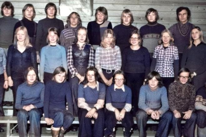 Löydätkö itsesi tästä kuvasta? He ovat Taimelan koulun 9.-luokkalaisia kuvattuna vuonna 1975.