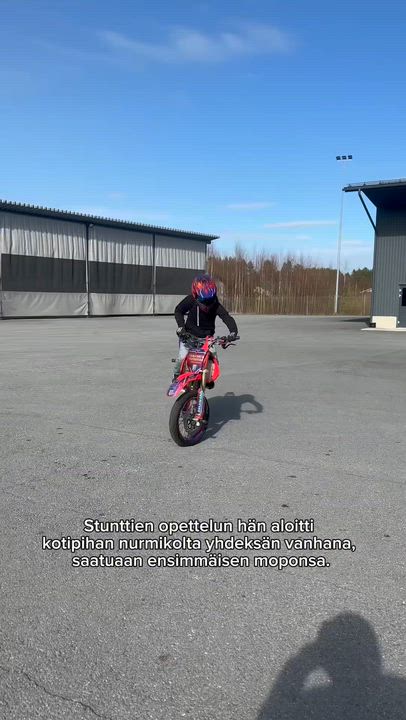 Daniel Hautamäki harrastaa stunt-ajoa.