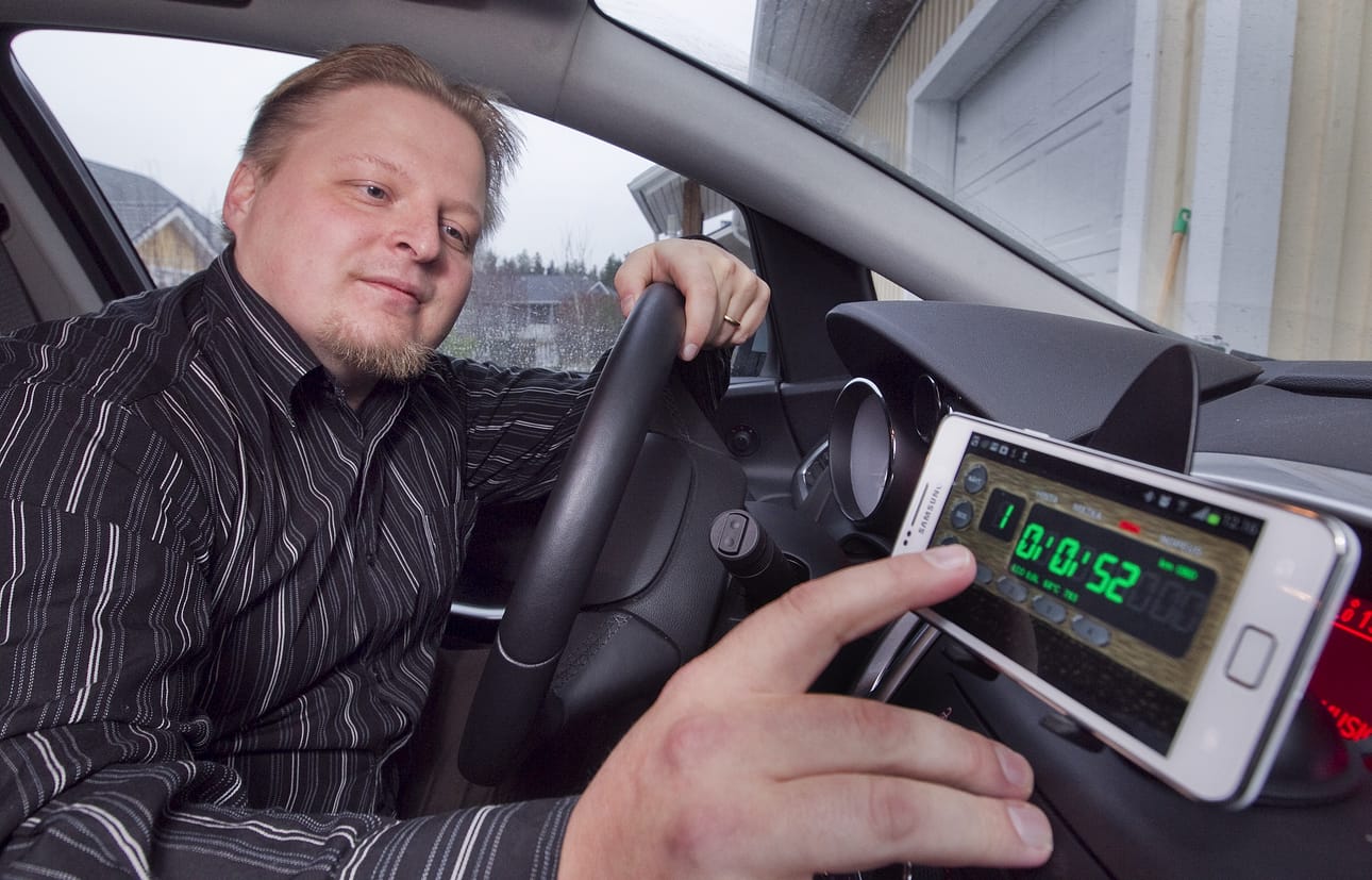 Sami Taipaleenmäki on viittä vaille valmis amk-insinööri. Oman Android-sovelluksensa hän on tehnyt vapaa-ajalla veljensä avustuksella.