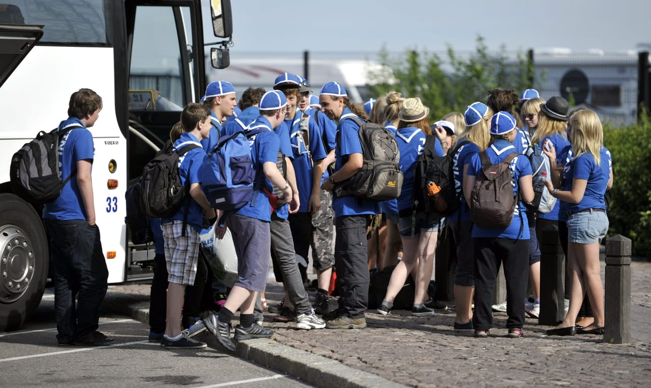 Suomesta tapahtumaan osallistuu partiolaisten verkkosivujen mukaan 900 partiolaista. Kuvassa Ruotsiin Maailmanjamboreelle lähteviä partiolaisia Helsingissä kesällä 2011. LEHTIKUVA / KIMMO MÄNTYLÄ