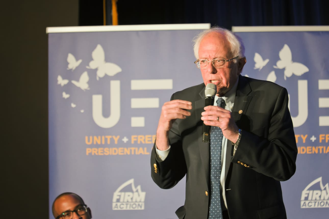 77-vuotias Bernie Sanders yrittää taas demokraattien presidenttiehdokkaaksi, vaikka hän ei edes kuulu puolueseen.
