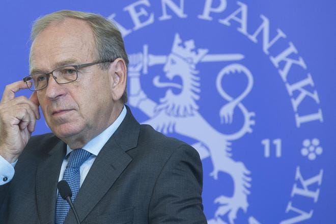 Erkki Liikanen ja Mauno Koivisto ovat molemmat toimineet Suomen Pankin pääjohtajana. KUVA: Mauri Ratilainen/arkistokuva