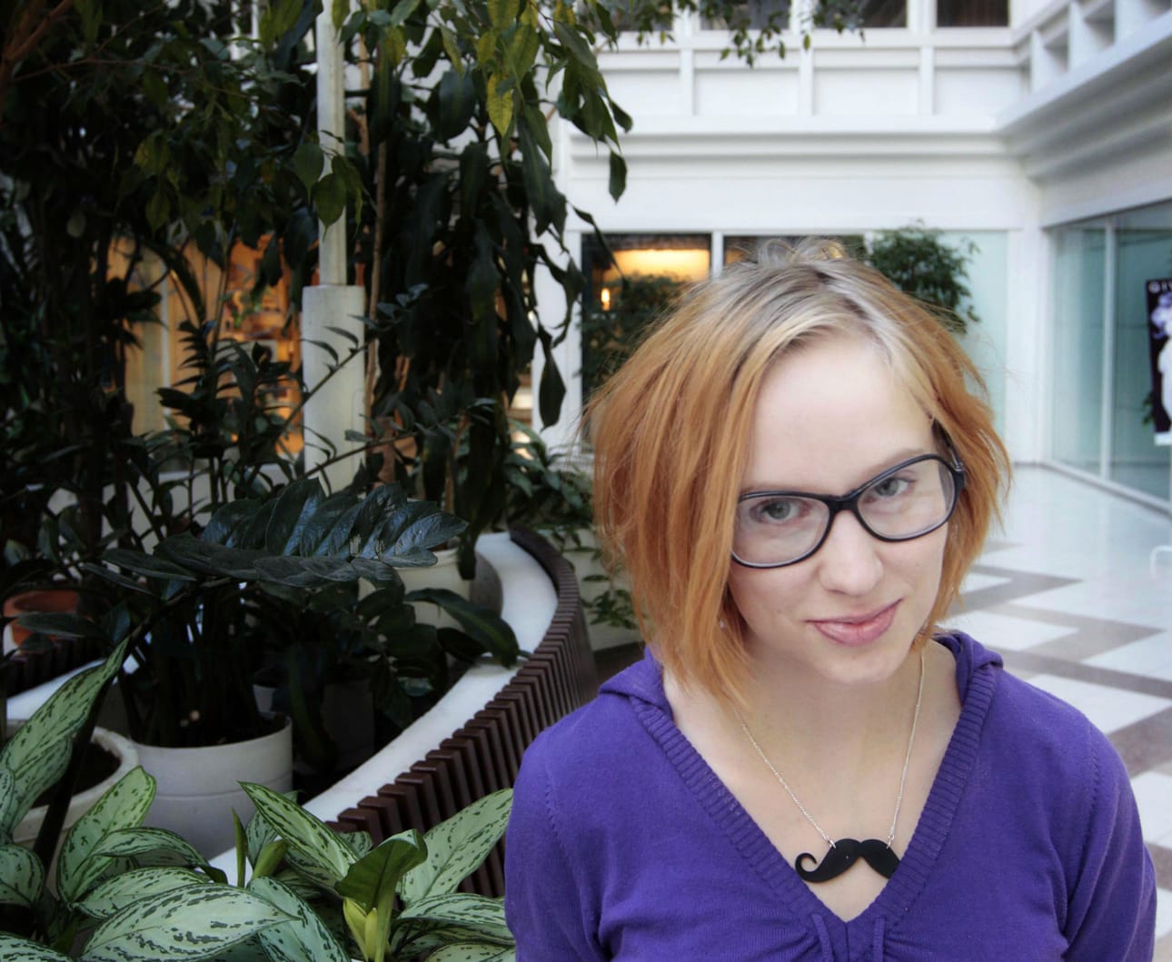 Milla Paloniemi on tullut tunnetuksi Kiroileva siili -sarjakuvastaan.
