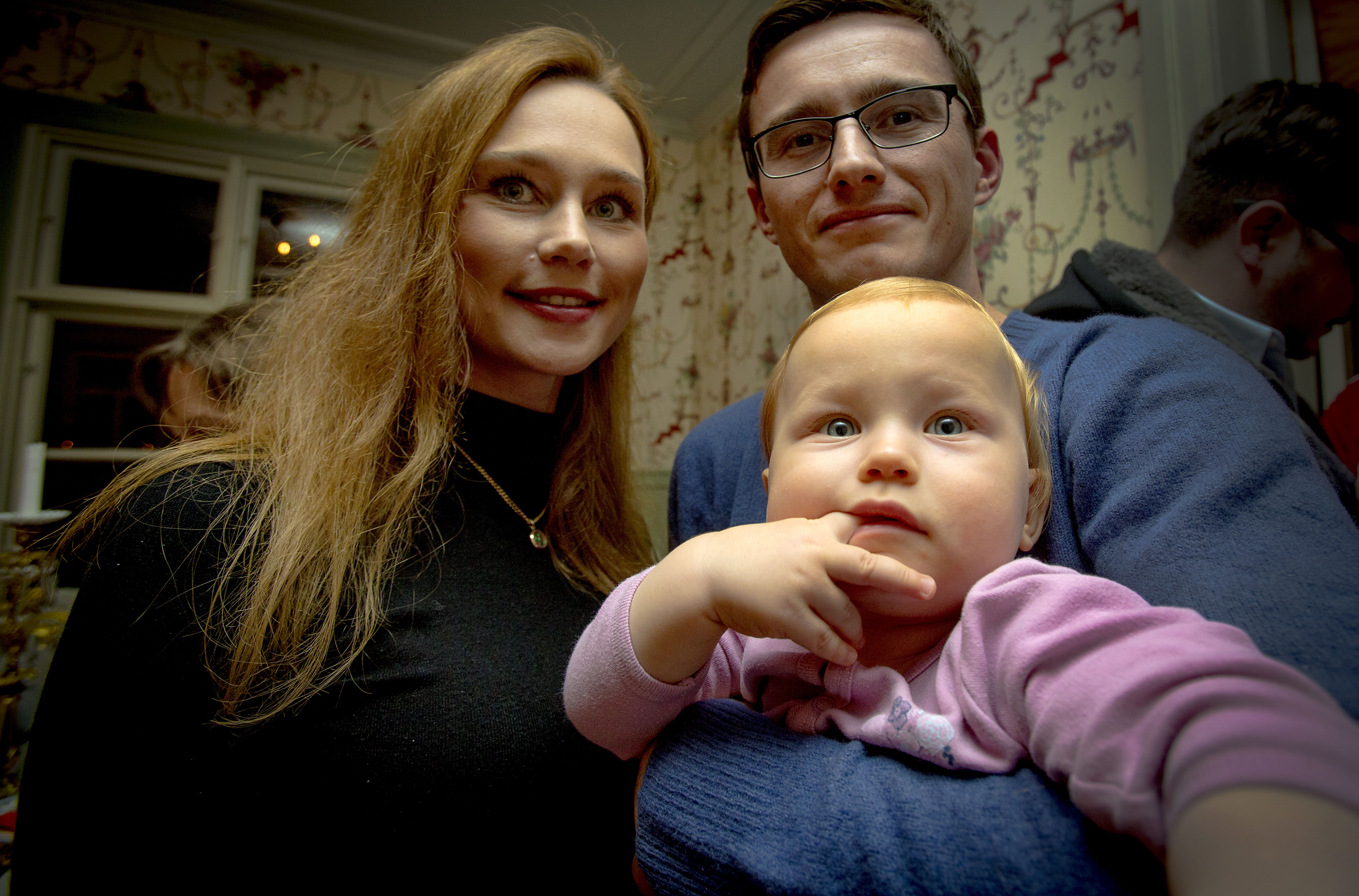 Viktoria Solomatina tuli miehensä Andrei Shkariehevin työn mukana Raaheen. Shkariehev työskentelee Hanhikivi-projektissa. Heillä on nyt 10 kuukautta vanha poika, Leonid Shkariehev.