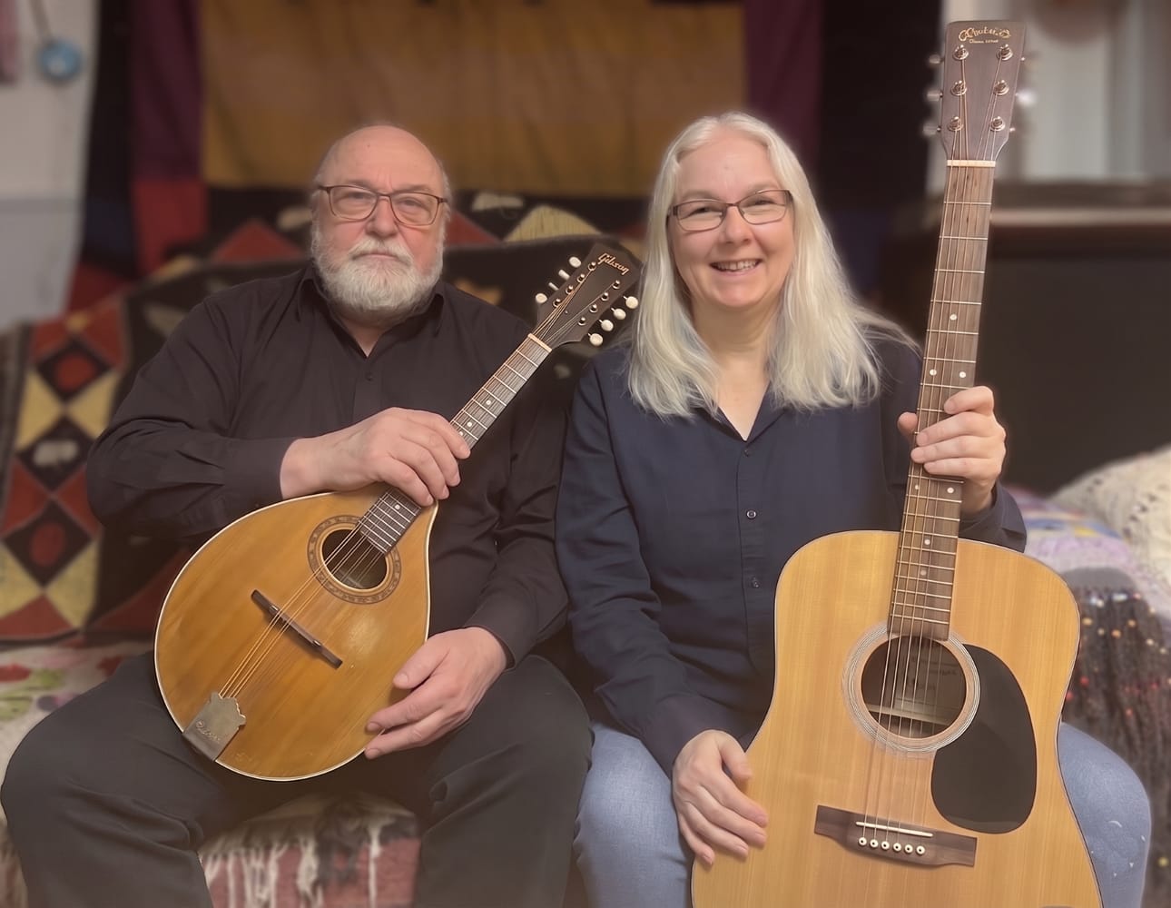 Luoma-ahon kylätalolle esiintymään saapuvat Pentti Ojajärvi ja Leila Luukkainen esittävät konsertissaan muun muassa pelimannimusiikkia.