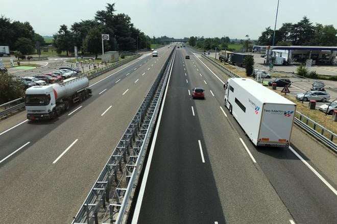 Kristoffer Kolumbuksen synnyinkaupunki Genova on ylpeä matkustushistoriastaan. Autostrada 10:n viaduktin romahduksesta kirjoitetaan nyt uusi synkkä luku. KUVA: LUCA ZENNARO
