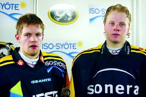 Yhteistyö on voimaa. Mikko Myllykoski (vas.) ja Lasse Kukkonen tietävät ja tuntevat puolustamisen salat.