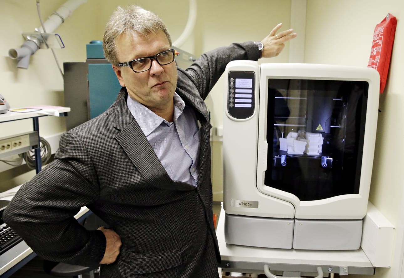 Yrittäjä Veikko Lesonen tunnetaan JOT Automation Oy:n perustajana. JOTin myytyään Lesonen perusti vuosituhannen vaihteessa perheyritys Head Invest Oy:n. Lisäksi hän on ollut mukana myös useissa muissa yrityksissä.