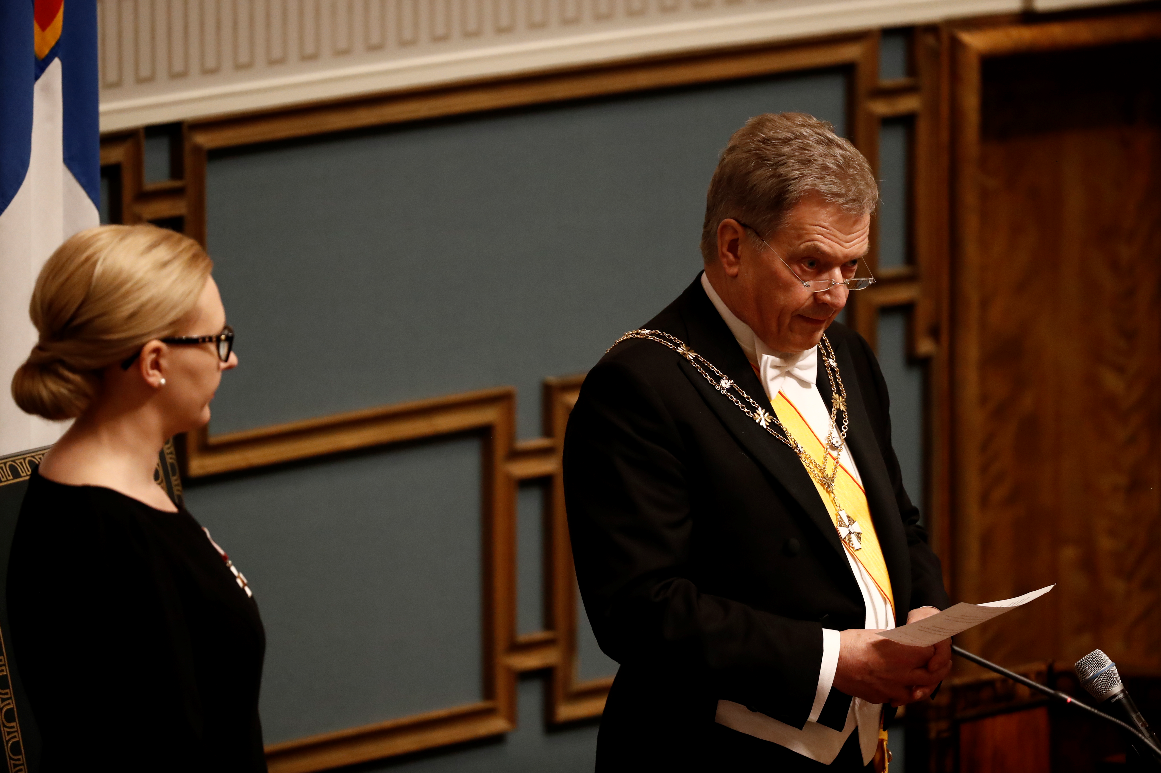 Puhemies Maria Lohela ja presidentti  Sauli Niinistö eduskunnan virkaanastujaistilaisuudessa. Sekä puhemies että presidentti pitivät puheet eduskunnalle.