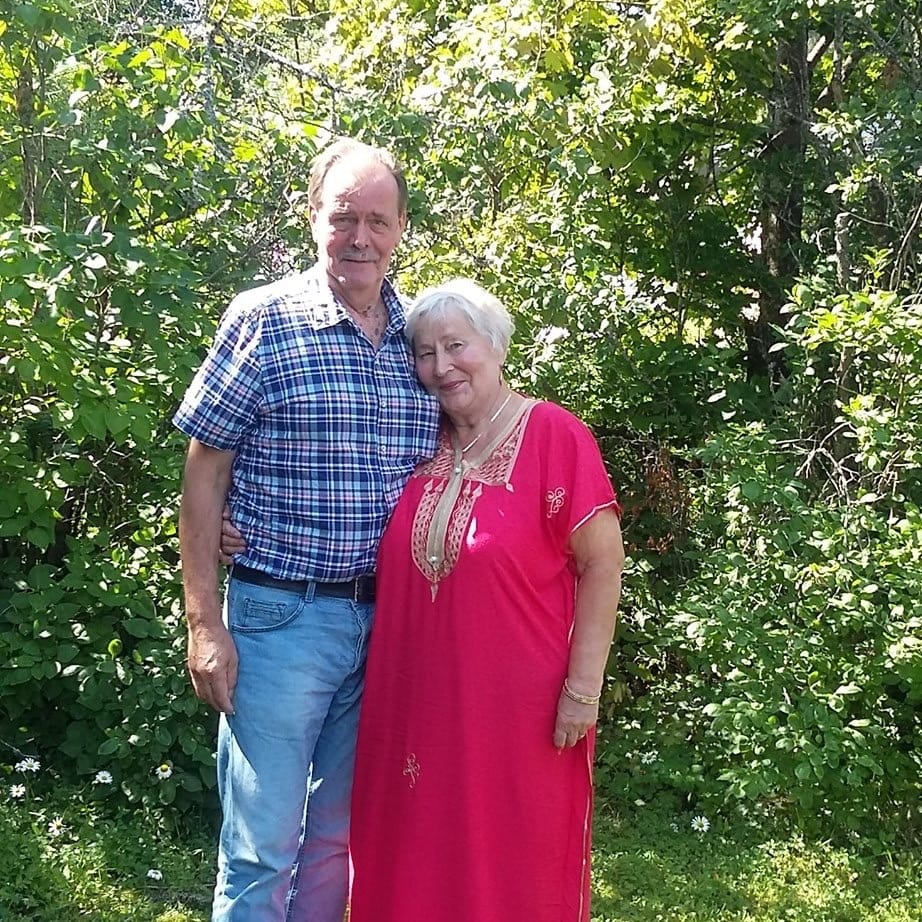 Tuulikki Timgren-Lillukkamäki asui BB-talossa vuonna 2014. Luterilaisena hän ei tuonut vakaumustaan kovin voimallisesti esiin. Kuvassa myös hänen nykyinen kumppaninsa Erkki Forsblom.