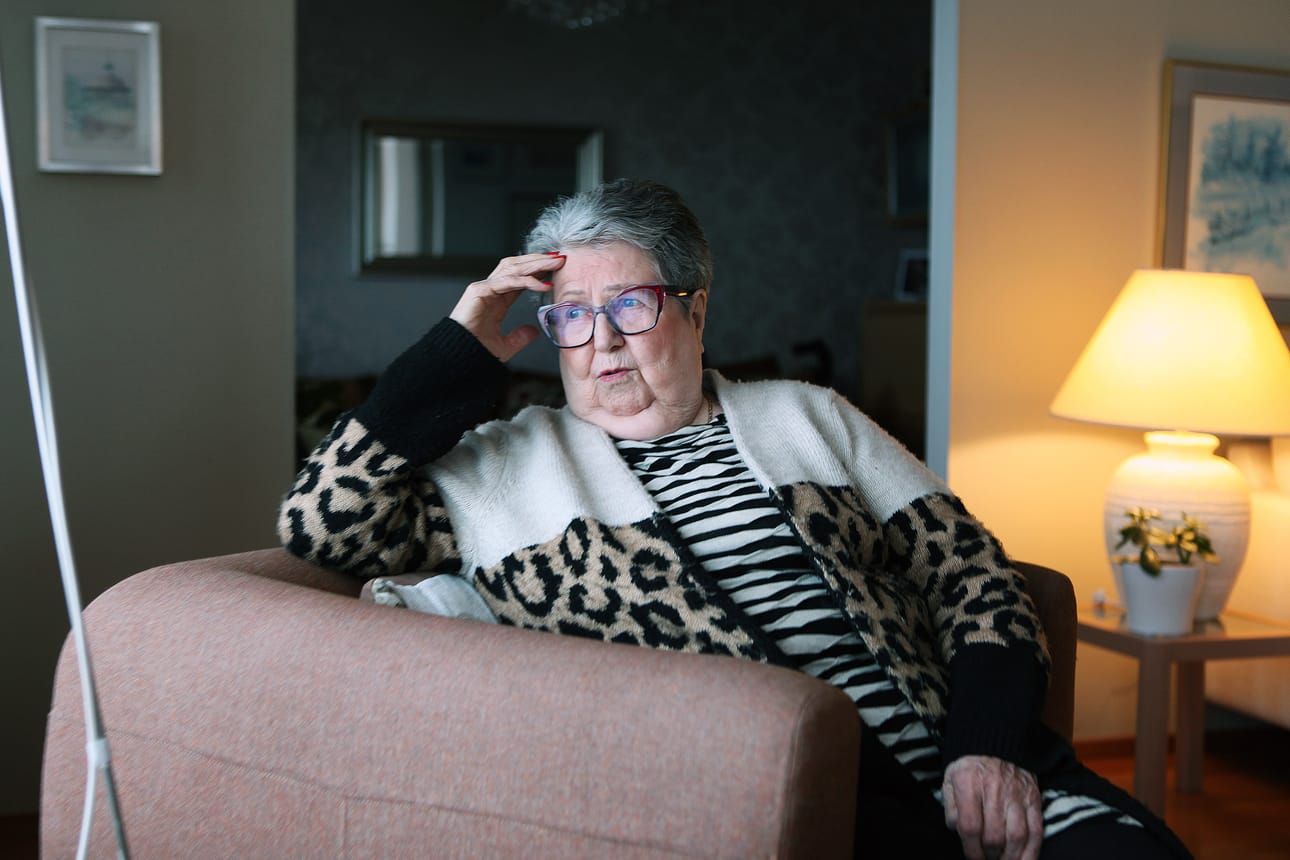 Tuula Puijola ihmettelee Lapin hyvinvointialueella tehtyjä päätöksiä vuodeosastojen lakkauttamisesta, kun nyt potilaita pitää kuljettaa hoitoon jopa satojen kilometrien päähän.