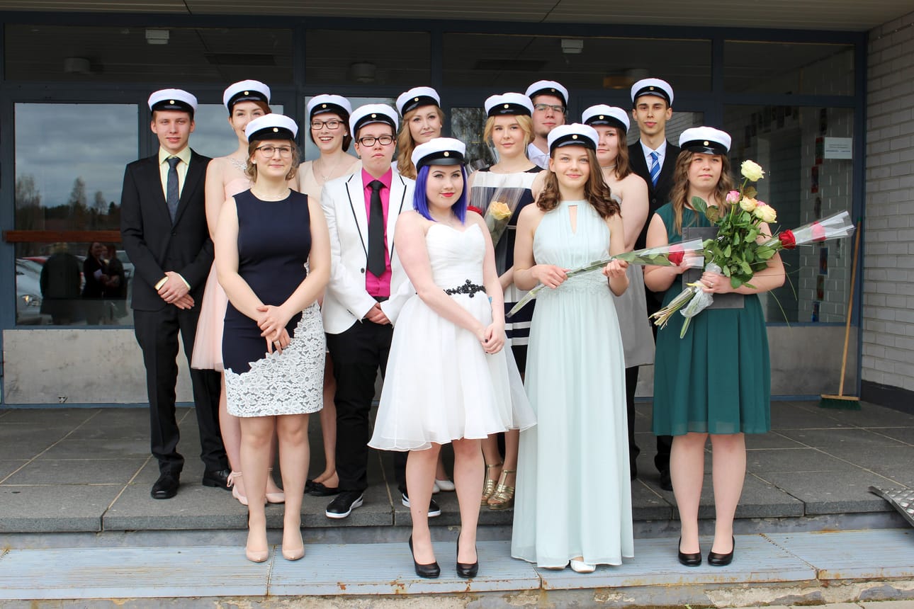 Siikalatvalla valkolakin saivat Mirko Autio, Helmi Keihäskoski, Aapo Kinnunen, Veera Leipälä, Eeva-Leena Myllykangas, Laura Paavola, Iida Pennanen, Niko Rautalin, Milja Rautio, Jenna Rita, Veikka Ritola, Laura Savilampi, Hanna Tahvola ja Henna Tervonen. Yksi ylioppilaista puuttui juhlasta.