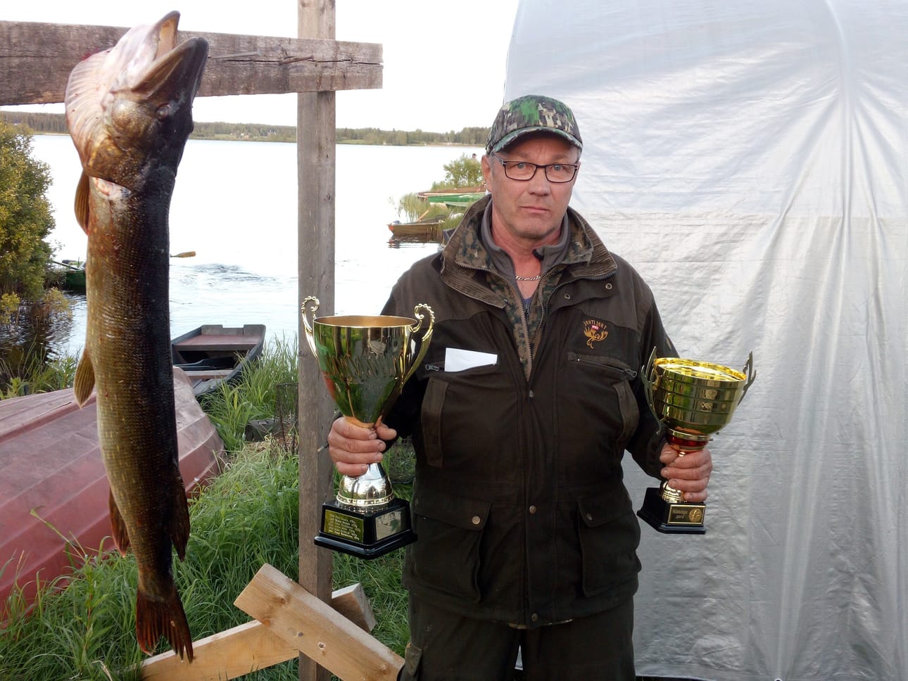 Piipsjärven haukikuninkuuden voitti Hannu Viiltola 5,450 kilon vonkaleella.