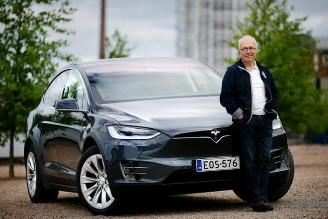 Pohjanmaan pääomakuningas Rune Westergård on hankkinut Tesla-auton. ARKISTOKUVA: TIMO ANNANPALO