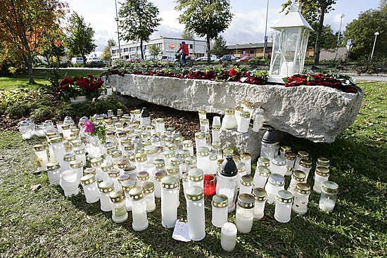 Kauhajoen koulusurmien omaiset syyttävät ampujaa puhutellutta komisariota kovin sanankääntein.