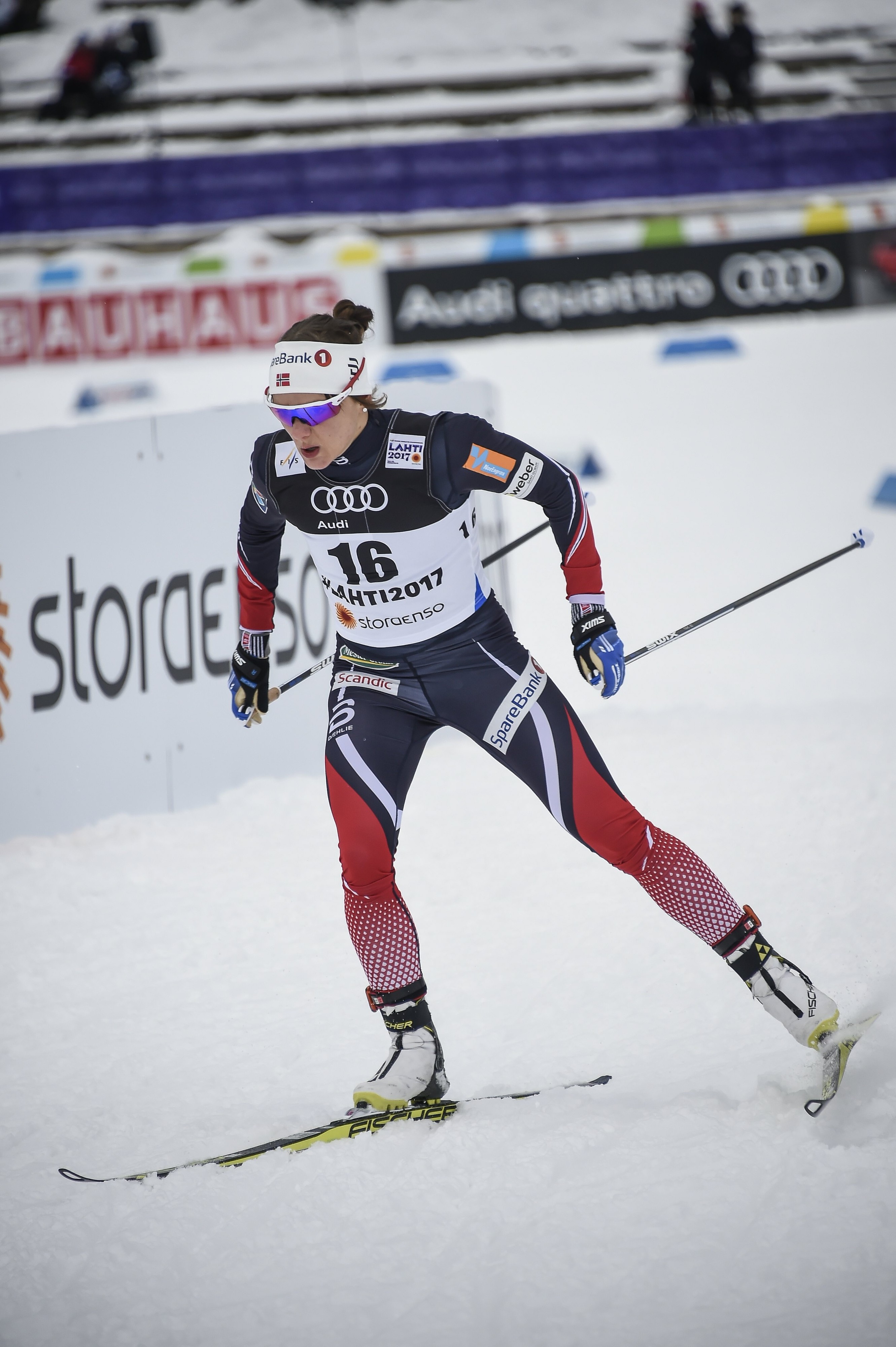 Maiken Caspersen Falla hiihti voittoon naisten sprinttikisassa.