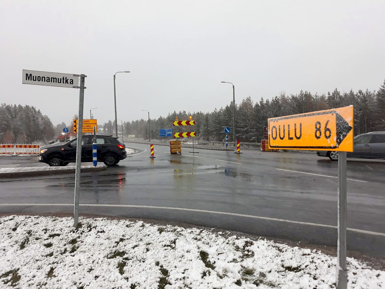 Kuusamontie on suljettu liikenteeltä kahden viikon ajan lokakuussa rumputyön takia. Käytössä on Kuusamontien alikulun kautta kulkeva kiertotie.
