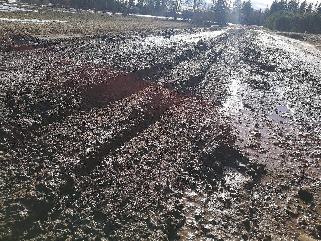 Kelirikon pitäisi tänä keväänä olla tavanomainen, toisin kuin viime keväänä. Tämä kuva on otettu viime vuoden huhtikuussa Haapavedellä. Kyseinen tienpätkä on sittemmin kunnostettu.