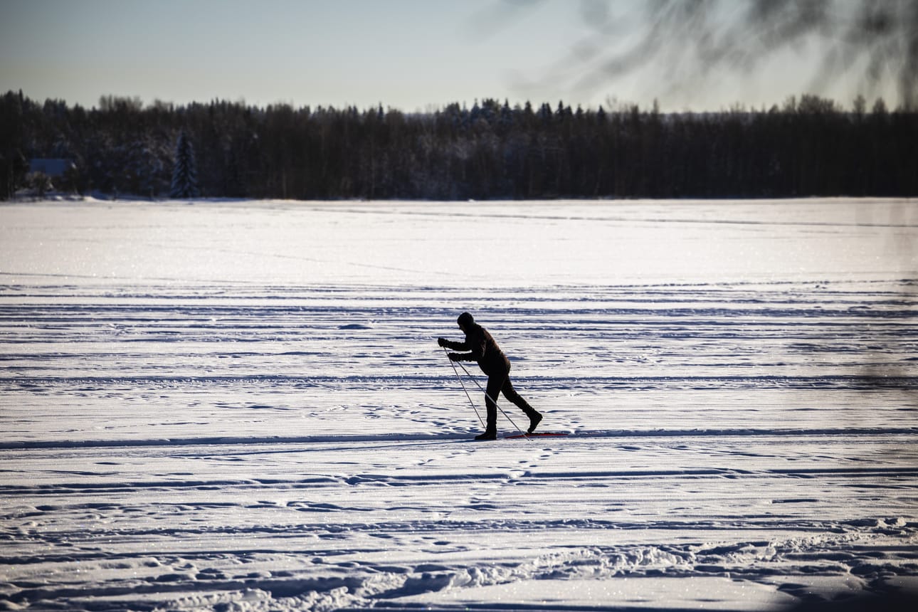 Riskitekijöitä kaihille ovat esimerkiksi pitkäaikainen kortisonilääkityksen käyttö, runsas auringon uv-säteilylle altistuminen.