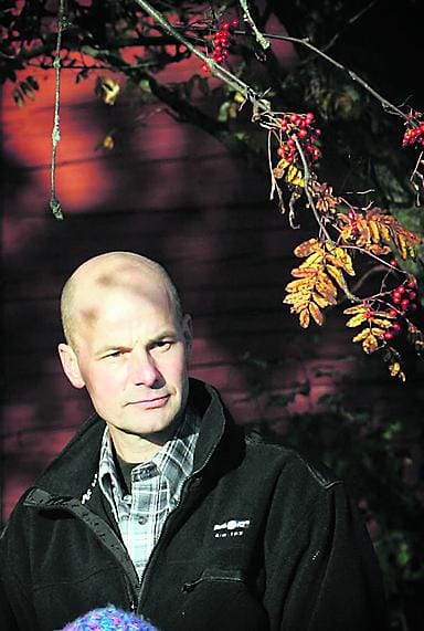 Maanviljelijä Pekka Lappalainen esitteli tilaansa ministereille.