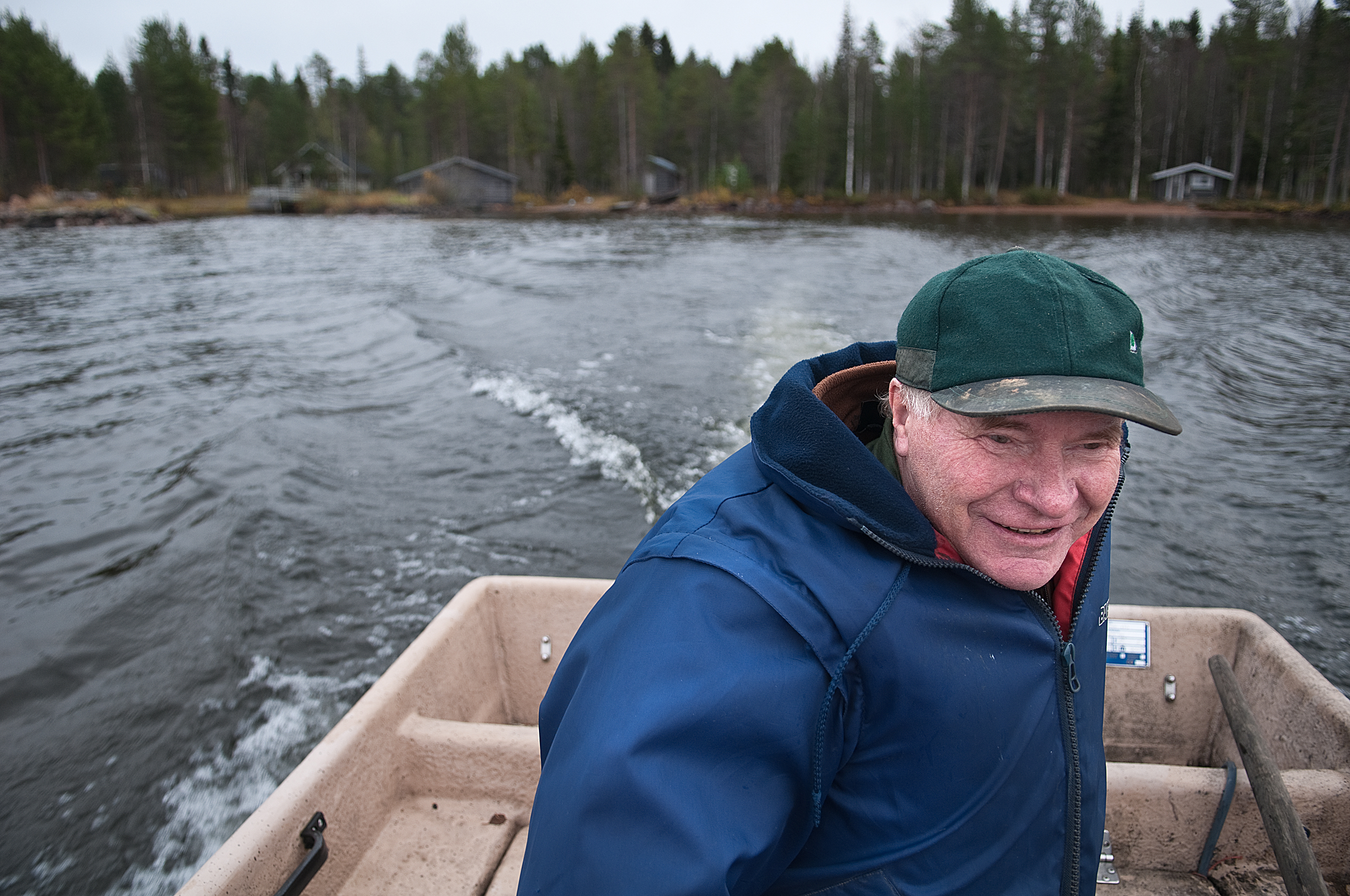 Kitkan rannalla ikänsä asuneen Olavi Jäkäläniemen mielestä Kitkajärven tila syvänteissä on erinomainen, mutta lahtivedet ovat muuttuneet huonommiksi.