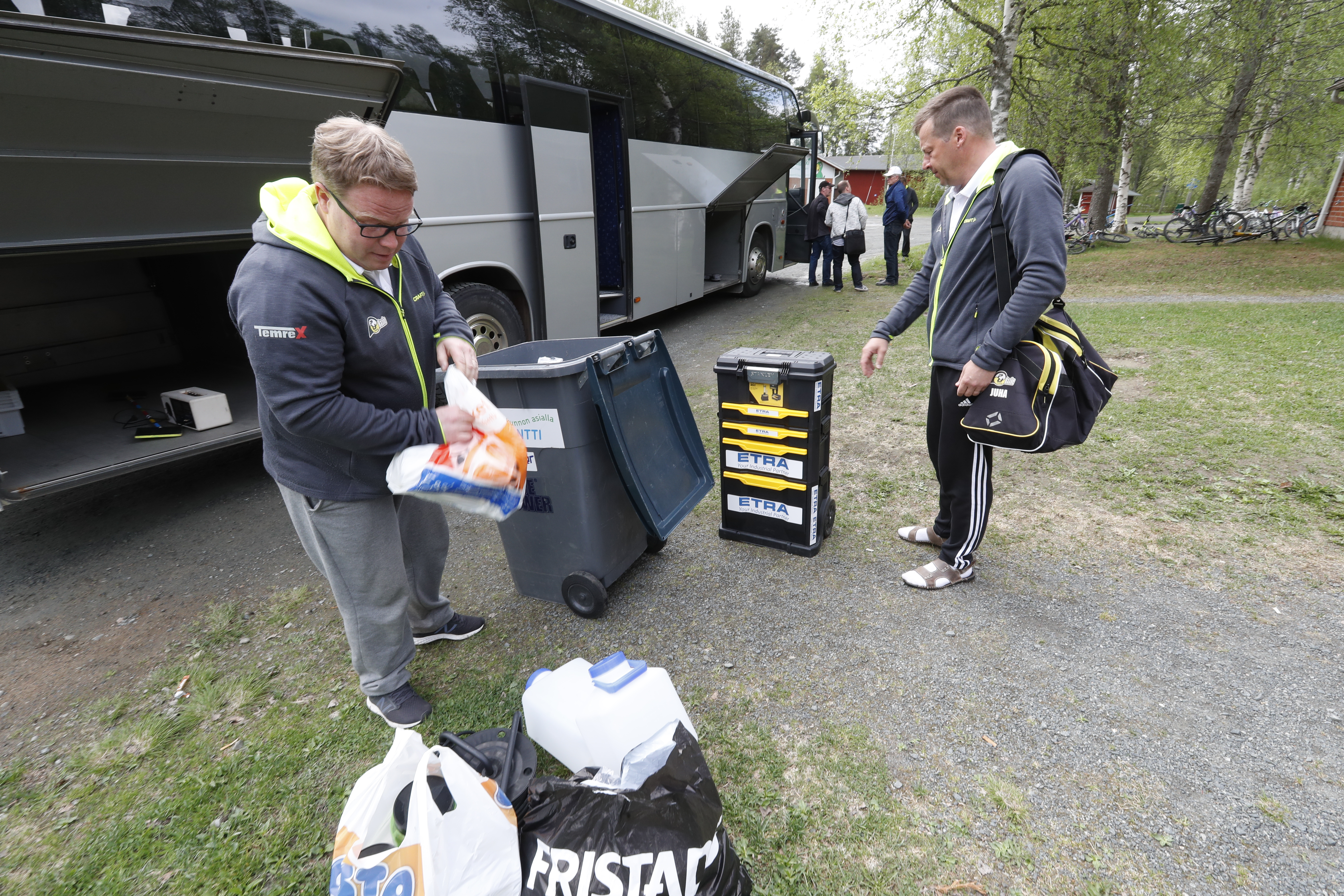 Huoltaja Arto Törmänen tekee tärkeää työtä koko päivän ajan.