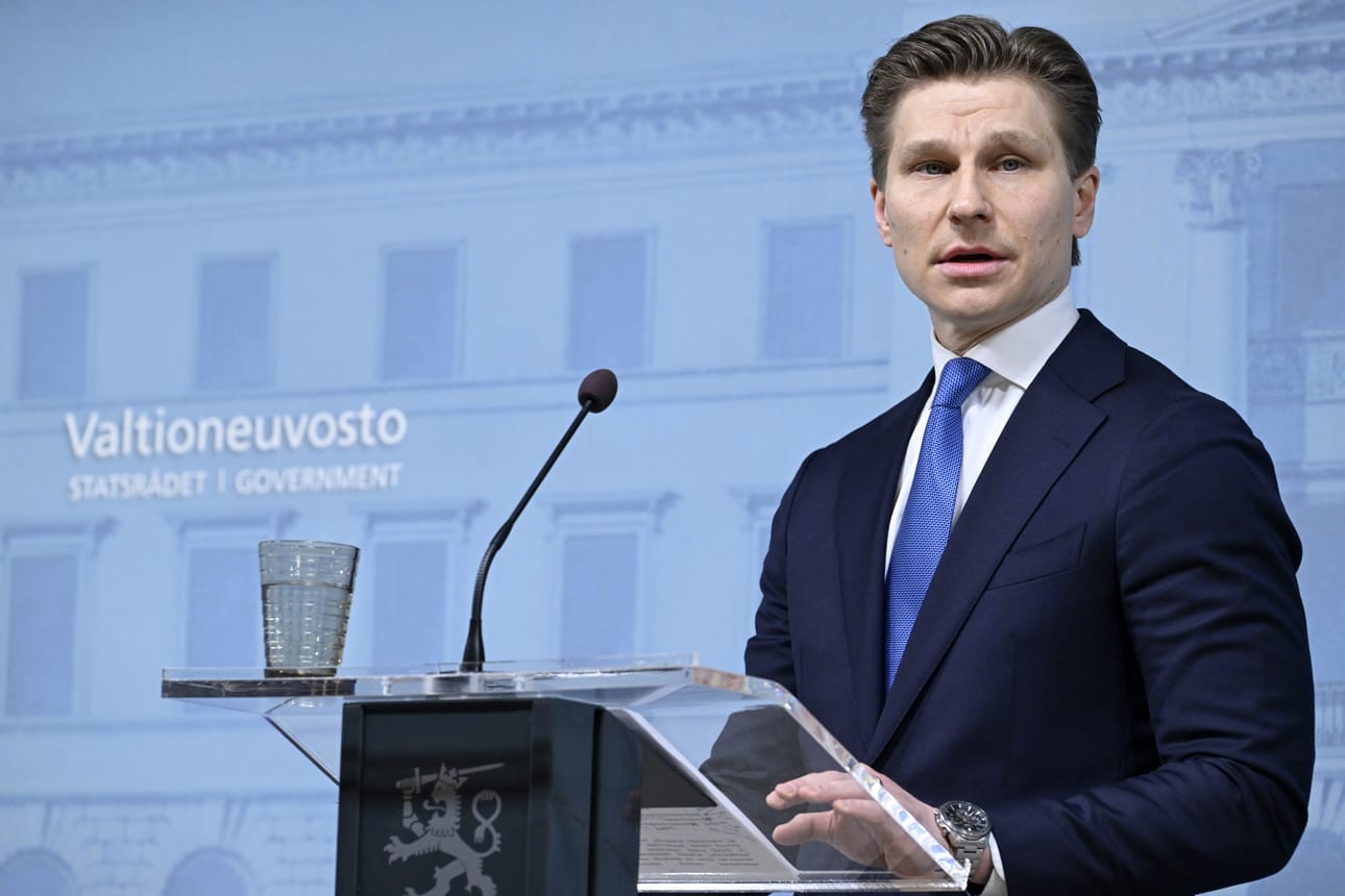 Puolustusministeri Antti Häkkänen on ottanut Suomen tulleet droonit puheeksi Ukrainan kanssa.