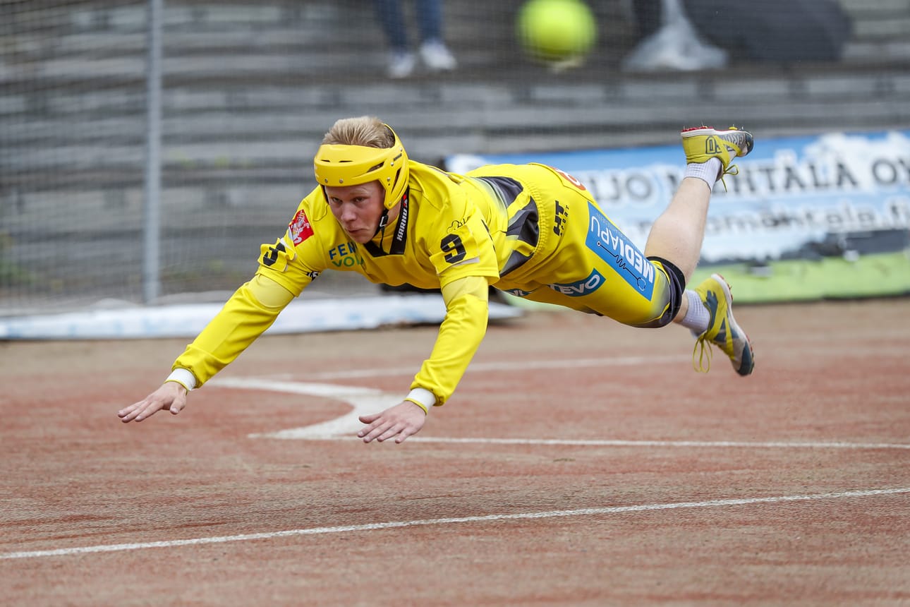 Tuukka Sarkkinen pelasi kelpo ottelun numerolla yhdeksän.