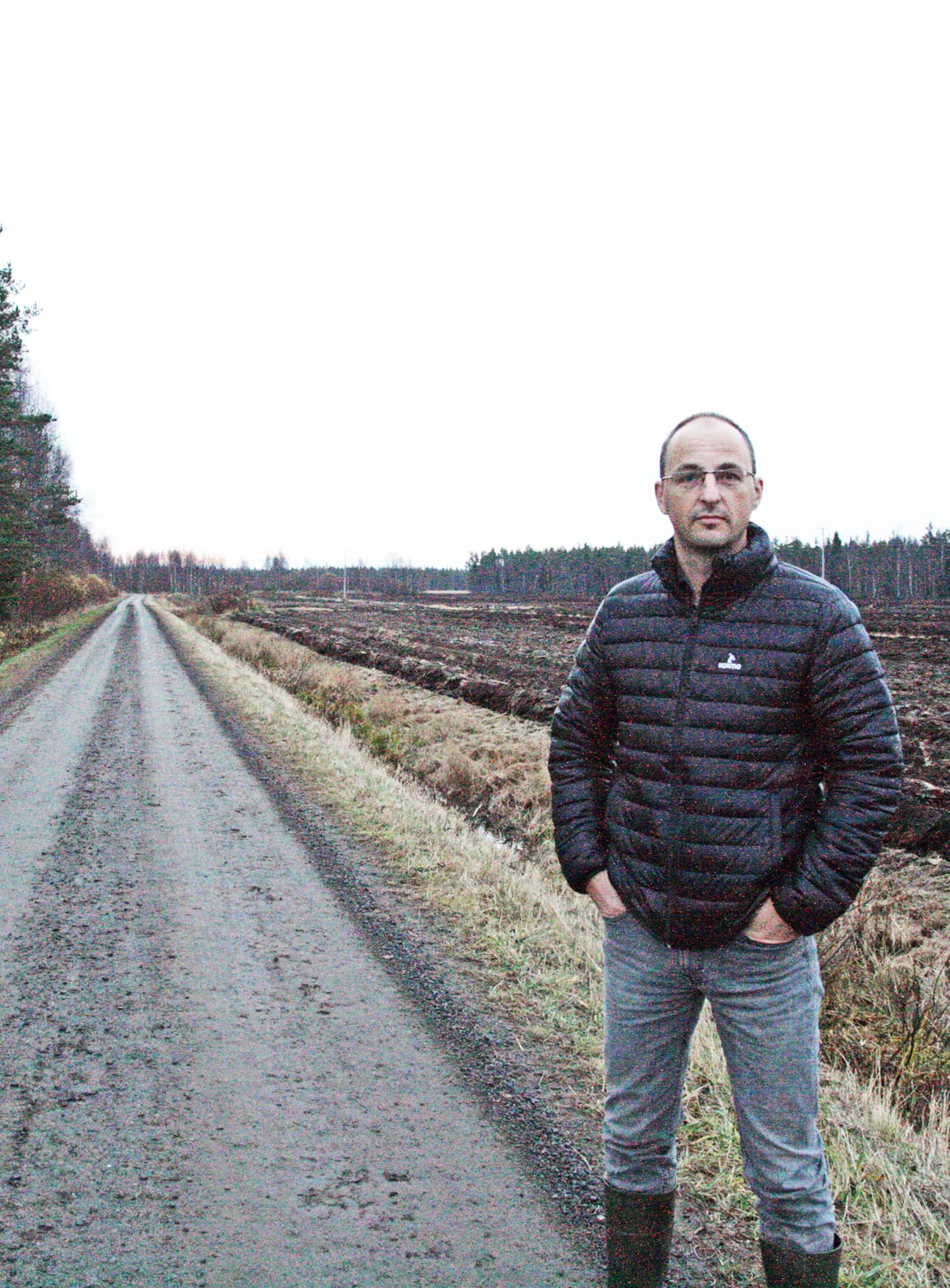 Kotakankaantie on yksi Tyrnävän yksityisteistä. Tiekunnan puheenjohtaja Mikko Löf on tyytyväinen kunnan palveluun. – Kunta toimittaa tielle soraa tarvittaessa. Se myös auraa tien talvisin. Tiekunnan tehtävänä on hoitaa esimerkiksi tarvittavat liikennemerkit ja lisärakentaminen.