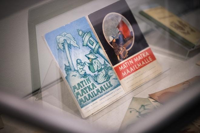 Matin matka maailmalle on Suomen luterilaisen evankeliumiyhdistyksen kustantama lastenkirja, jossa suomalainen Matti matkustaa ympäri maailman. Vuonna 1947 julkaistu teos heijastelee sodanjälkeistä asenneilmapiiriä. Käkirjoitus on K.V. Tammisen. KUVAT: JARNO PELLINEN
