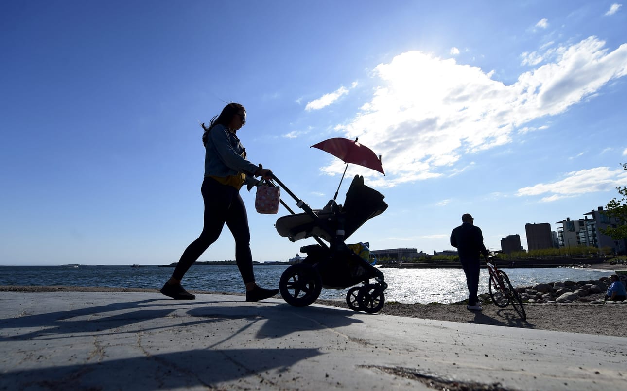 Unicef sanoo, että vuoteen 2050 mennessä lähes jokainen suomalainen lapsi kärsii ilmastonmuutoksen aiheuttamista pitkittyneistä helteistä, jos maapallon keskilämpötila kohoaa 2,4 astetta. Kuvituskuva. LEHTIKUVA / Vesa Moilanen