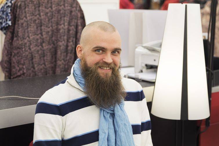 - Olin Turkissa lukemassa pääsykokeisiin, kun tapasin Kaisun. Nyt olen ollut Kemissä yrittäjänä kaksi vuotta ja tykkään tästä todella paljon, toteaa Henrik.