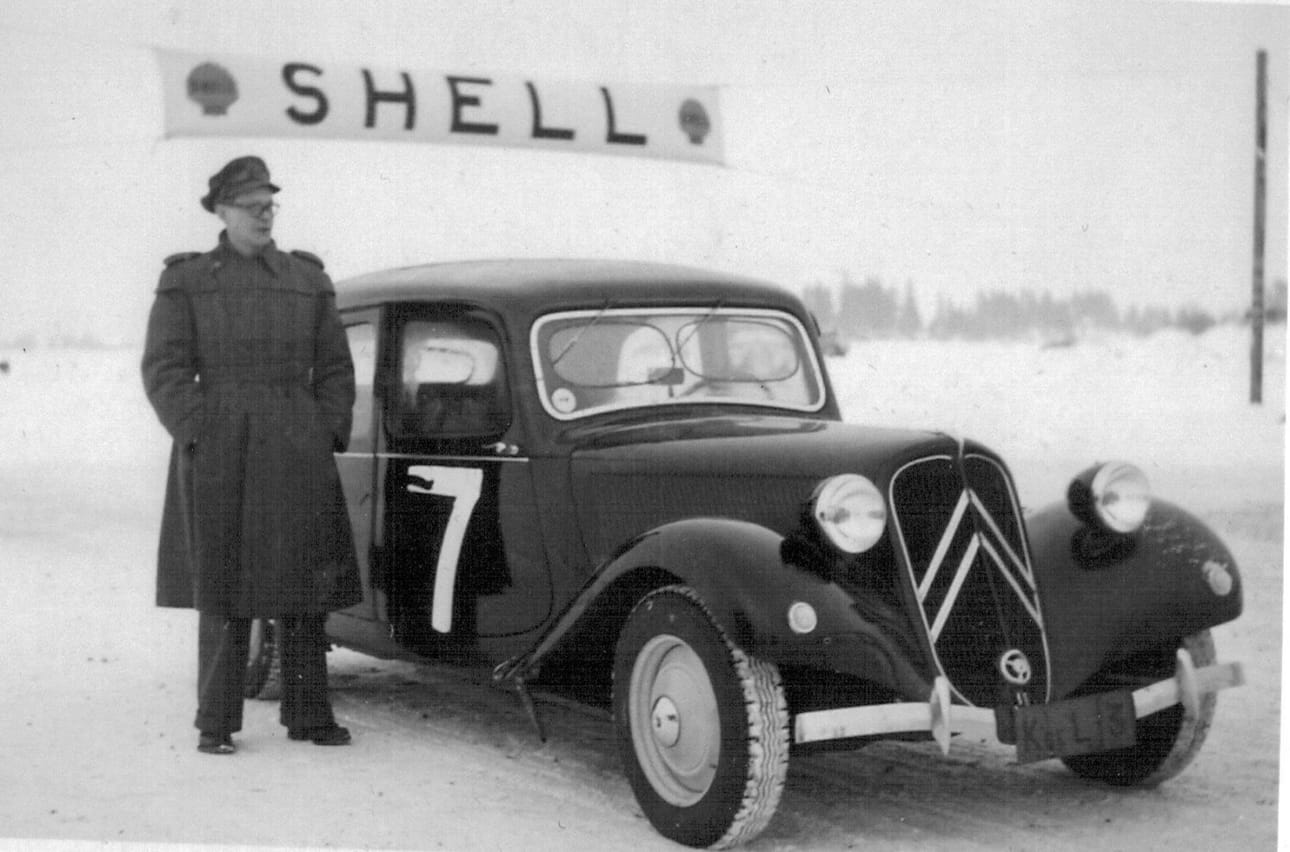 Veli Aine jatkoi isänsä perustaman liikkeen johdossa sotien jälkeen.