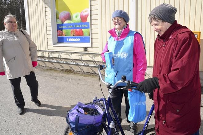 Jurvassa vapaaehtoiset olivat vuonna 2016 yhtä innoikkaita Unicefin auttajia kuin tänä vuonna. KUVA: JURVAN SANOMIEN ARKISTO