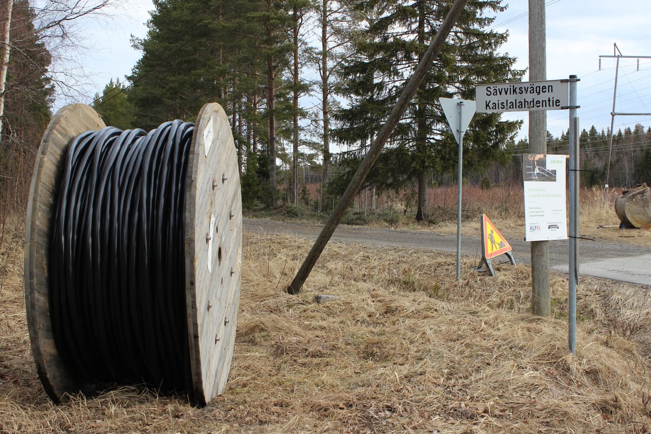 Kaivuutöitä on tehty muun muassa Kaislalahdentiellä Kantakaupungin länsipuolella. Kuva on viime vuoden huhtikuulta.