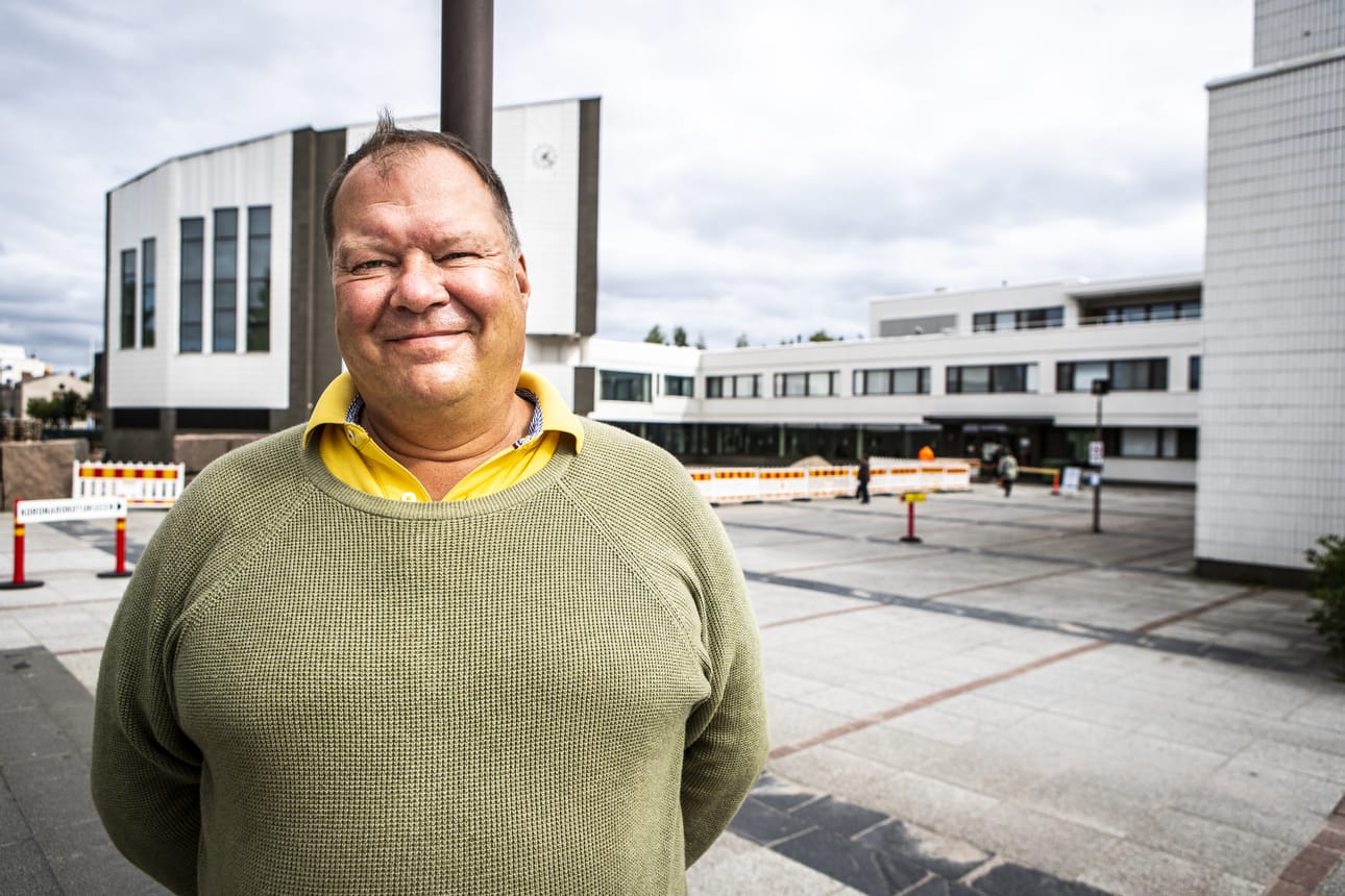 Lapin sairaanhoitopiirin infektioylilääkäri Markku Broas suosittelee kuntien johtaville lääkäreille, että kunnat testaisivat kaikki alueella olevat ulkomaalaiset marjanpoimijat. Rovaniemellä tartuntoja on todettu nyt 88.