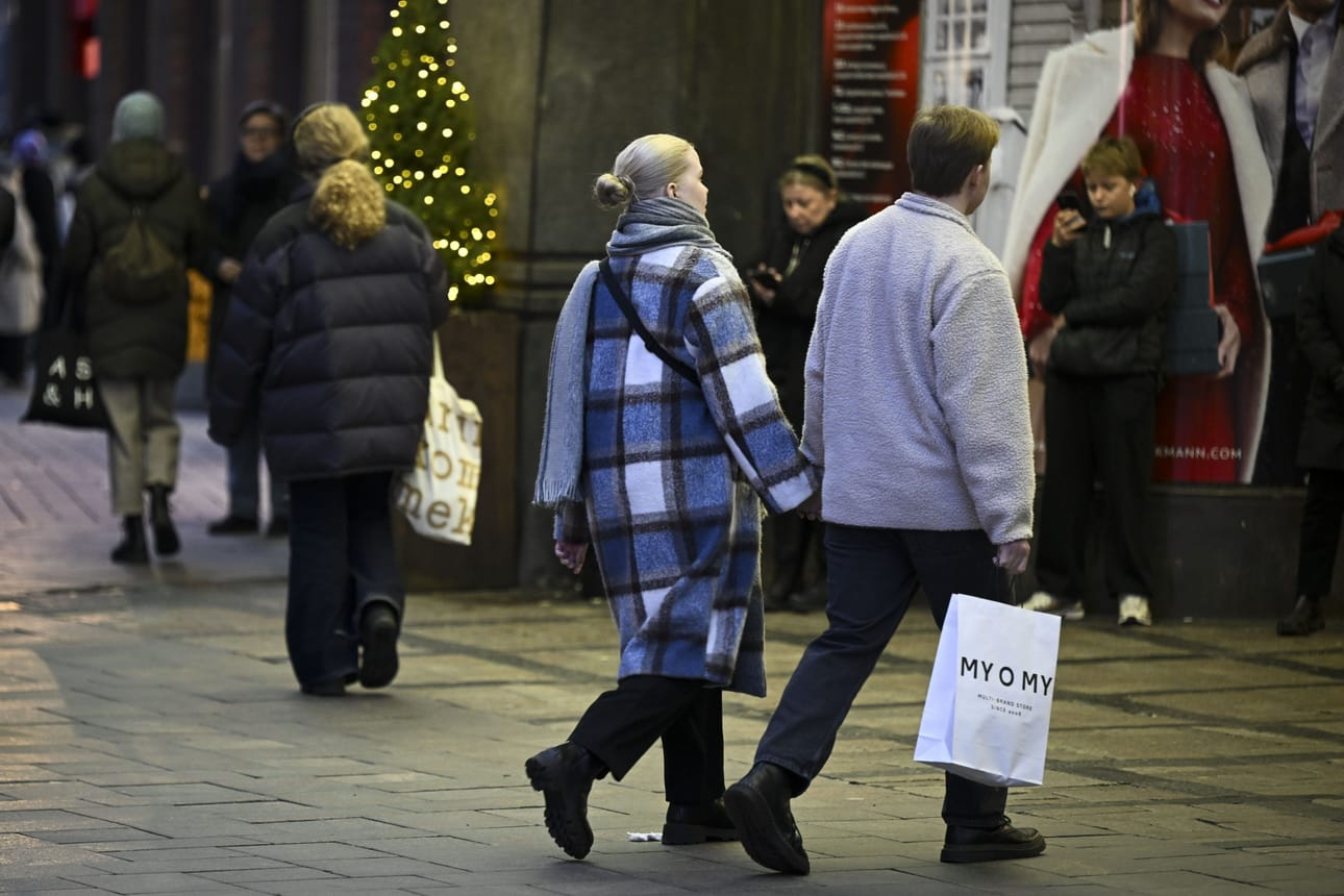 Talousnäkymiä varjostaa edelleen työmarkkinoiden heikkous, kuluttajien luottamuspula ja julkisen talouden sopeuttaminen. Kuvituskuva arkistosta. LEHTIKUVA / Emmi Korhonen