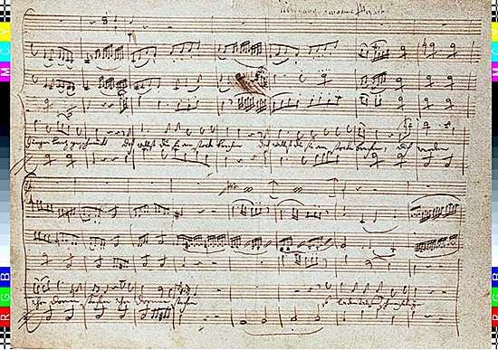 Luontokuvaaja Jari Peltomäki (vas.) ja yritysneuvoja Heikki Tunkkari tutkailevat Peltomäen tärkeintä työkalua, digikameraa. Peltomäki järjestää luontokuvaharrastajille ja luontodokumenttien tekijöille matkoja hyville kuvauspaikoille Suomessa ja lähialueilla. Liminganlahden lintuvedet ovat yksi kiinnostavimmista kohteista.