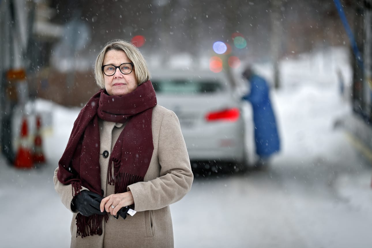 Etelä-Pohjanmaan hyvinvointialueen terveyspalvelujohtaja, johtajaylilääkäri Tiina Perä. Arkistokuva.