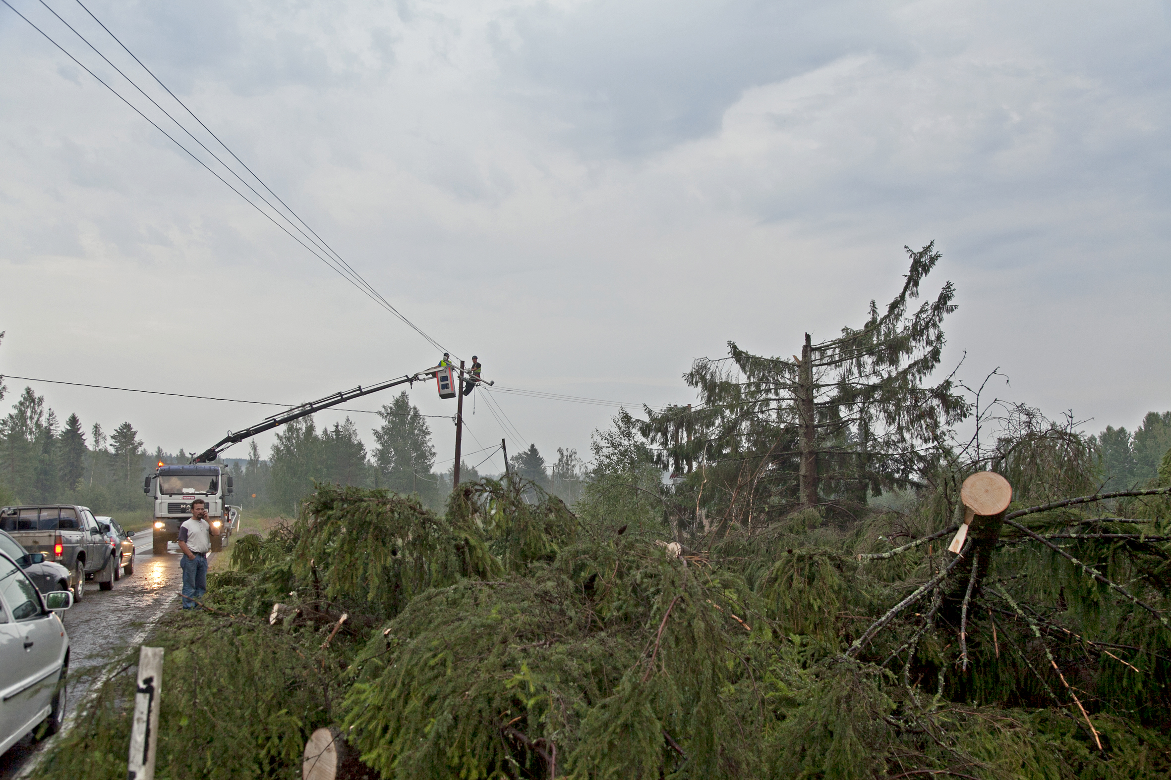 Elokuiset myrskyt ovat aiheuttaneet tuhoja aiemminkin  lähivuosina. Tällaista jälkeä jätti jälkeensä Lahja-myrsky Pirkanmaalla elokuussa 2010.