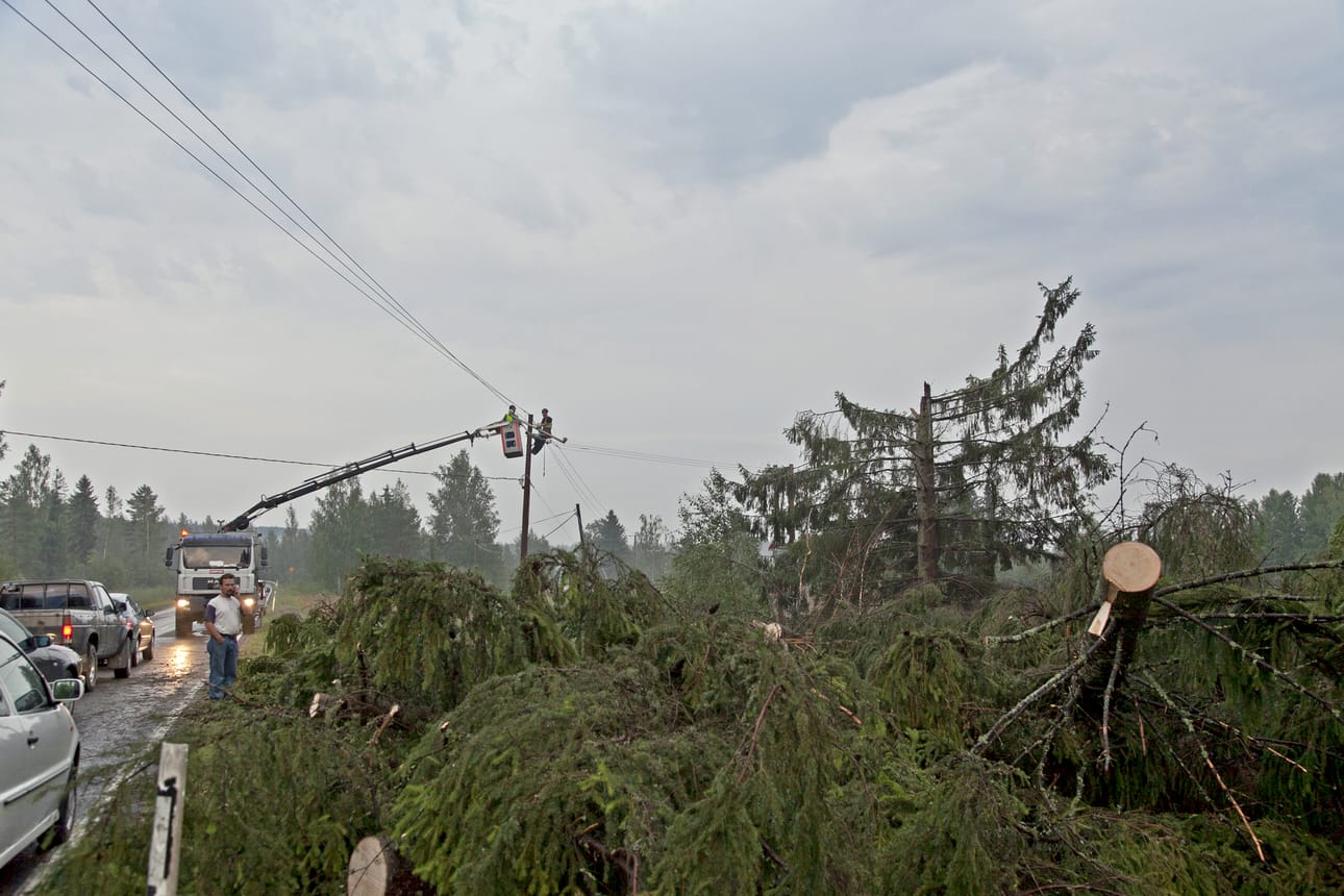 Elokuiset myrskyt ovat aiheuttaneet tuhoja aiemminkin lähivuosina. Tällaista jälkeä jätti jälkeensä Lahja-myrsky Pirkanmaalla elokuussa 2010.