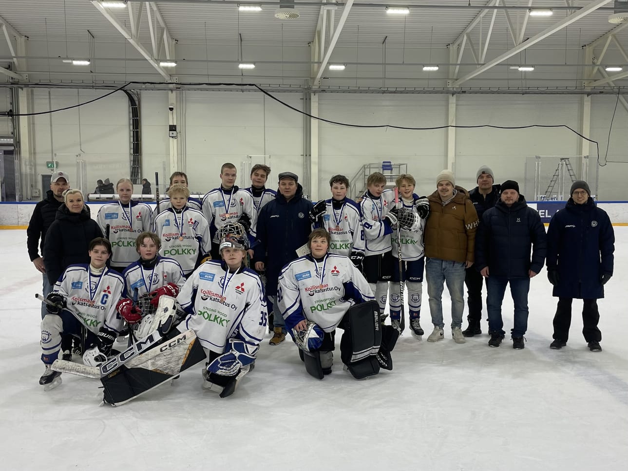 Kuusamon Pallo-Karhujen U14-jääkiekkojoukkue voitti ikäluokan AA-sarjan pronssiottelussa Kärpät.