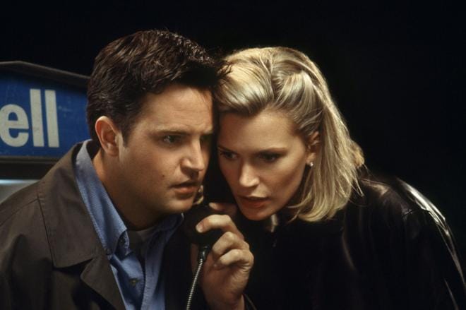 Koko potti -elokuvassa ovat mukana muun muassa Matthew Perry ja Natasha Henstridge. KUVA: Ava