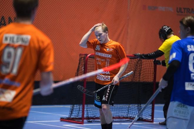 Valtteri Pajunenkin oli ihmeissään loviisalaisten tarkan puolustuspelin kanssa. KUVA: MINNA ANTILA