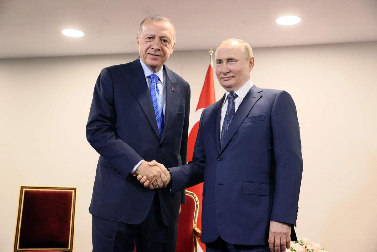 Turkin ja Venäjän presidentit neuvottelivat tiistaina Teheranissa viljatoimituksista Ukrainan sodassa. LEHTIKUVA/AFP HUOM! Kuva on Venäjän valtiollisen uutistoimiston Sputnikin välittämä. Lehtikuvalla ei ole ollut mahdollisuutta todentaa kuvaustilanteen aitoutta tai riippumattomuutta.
