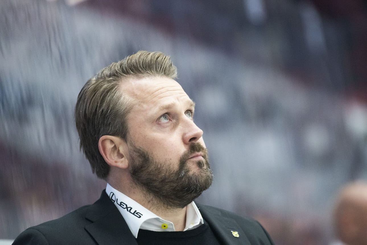 Jääkiekkovalmentaja Antti Pennanen aikoo jatkaa Jukka Jalosen viitoittamalla tiellä myös yhteiskunnallisena vaikuttajana. Pennanen kertoo itselleen tärkeäksi asiaksi lasten ja nuorten hyvinvoinnin. LEHTIKUVA / Tomi Glad